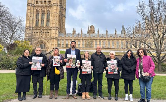 משפחות החטופים בלונדון: "אל תשוו בין יקירינו למחבלים"