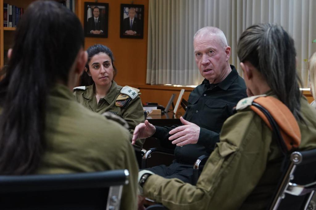 גלנט למג"דיות: יהיה שינוי דרמטי בשירות נשים בצה״ל