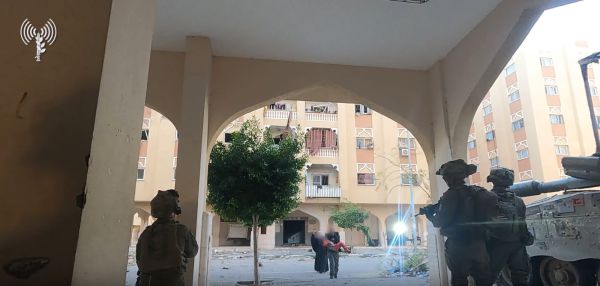 המחבל התחבא עם אישה וילדים; כך נהגו הלוחמים