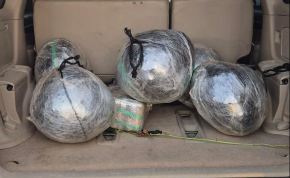 הברחת סמים תמורת אמצעי לחימה: 2 חשודים נעצרו