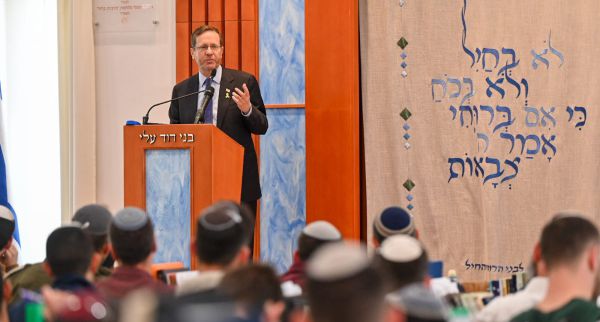 הרצוג מגבה את הרמטכ"ל: "מקבל החלטות מקצועיות"