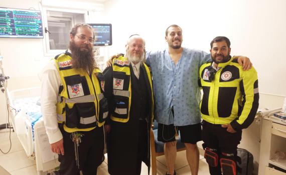 אחרי שהתמוטט: המתאמן פגש את החובשים שהצילו את חיו