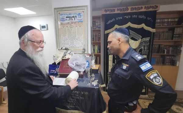 סוף טוב: לאחר שנגנב, ספר התורה הוחזר לבית הכנסת