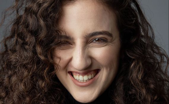 הסטנדאפיסטית שחורשת את צה"ל: בשמחה ננצח