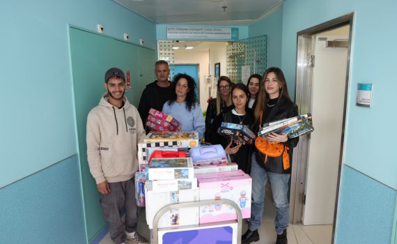 שרדה את התופת ובאה לשמח ילדים לזכר בעלה