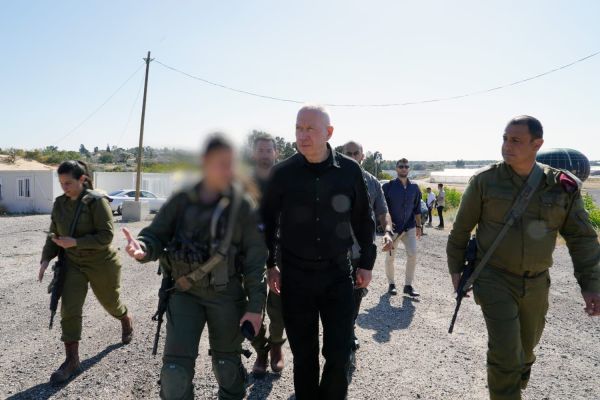 בעקבות המלחמה: התכנון של גלנט לגבי נשים בצבא