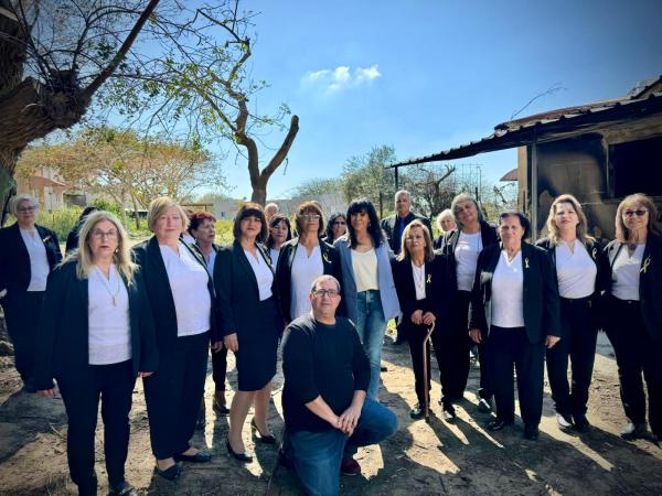 גלי עטרי מחדשת את השיר "אין לי ארץ אחרת" | צפו