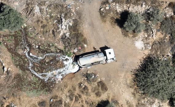 טבעת חנק מסביב לבית אל?