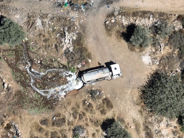 טבעת חנק מסביב לבית אל?