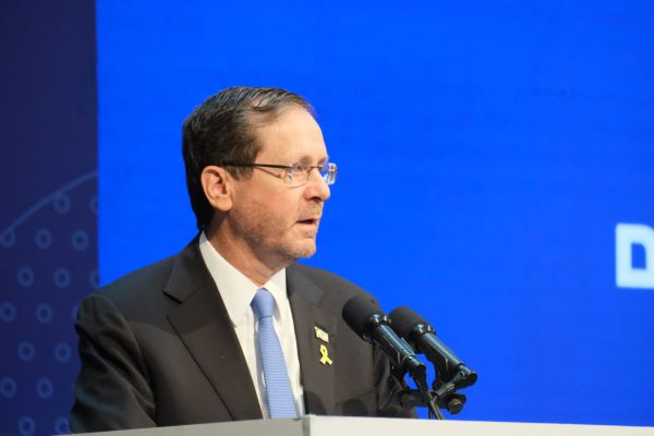 הרצוג: "צריך להביא את סינוואר חי או מת"