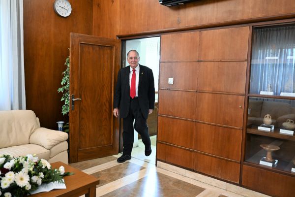 21 יום לניצחון: יונה יהב חזר ללשכת ראש העיר חיפה