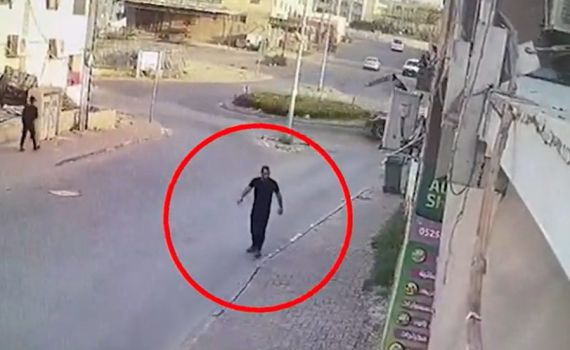 שלב אחר שלב: כך המחבל הגיע לזירת הפיגוע. צפו בתיעוד