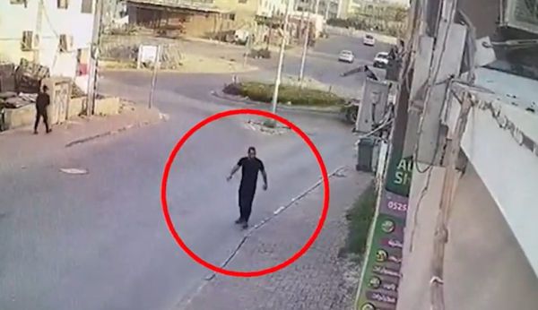 שלב אחר שלב: כך המחבל הגיע לזירת הפיגוע. צפו בתיעוד