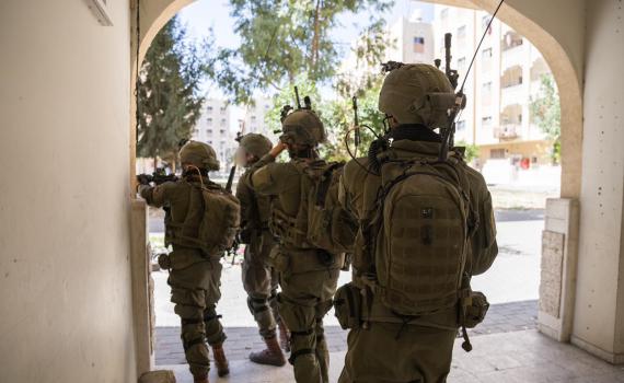 פשיטה נרחבת במערב חאן יונס: מאות מחבלים נעצרו