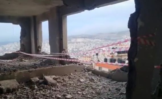 צפו: נהרס בית המחבל שרצח את בנות משפחת די