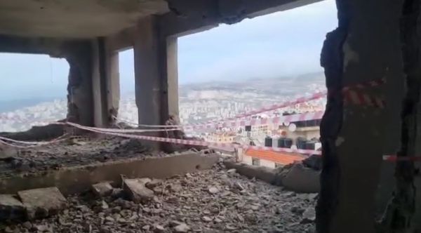 צפו: נהרס בית המחבל שרצח את בנות משפחת די