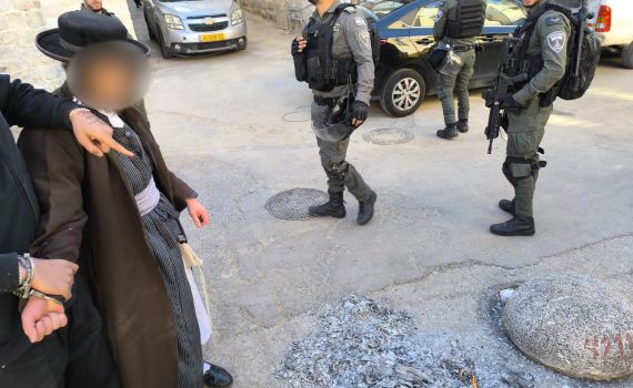 בזמן מלחמה: קיצוניים הניפו דגלי פלסטין והציתו דגל ישראל