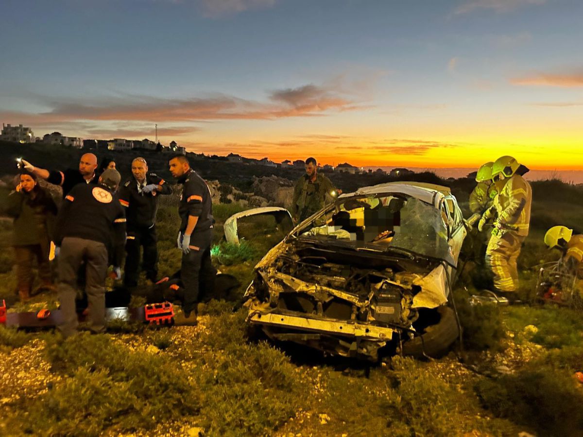 בית קמה: תאונה קשה בין 3 כלי רכב, 8 פצועים במקום
