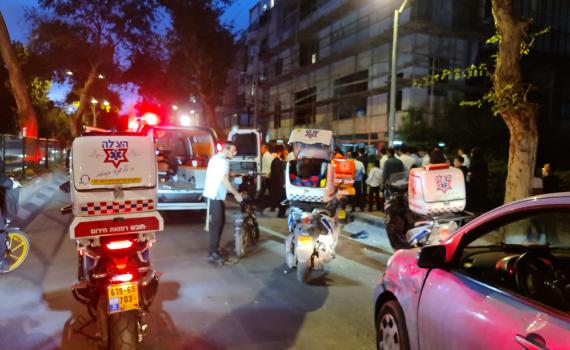 צעיר התחשמל באתר בניה ופונה עם כוויות בכל גופו