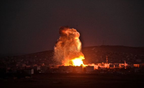 דיווח בסוריה: פיצוץ בבניין בו שהו בכירים איראניים