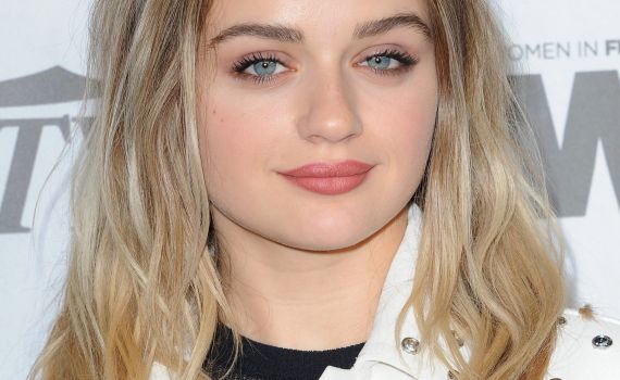 "גדלתי על ידי נשים יהודיות חזקות": הולו משיקה סדרת שואה