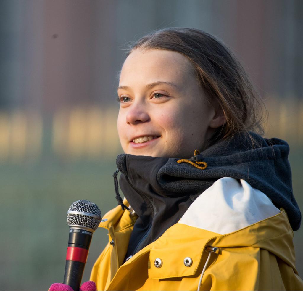 כשהיא עוטה כאפייה: המשטרה עצרה את גרטה תונברג