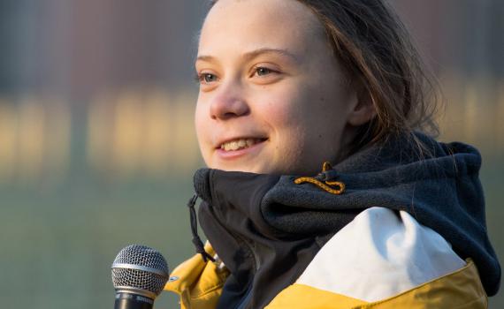 כשהיא עוטה כאפייה: המשטרה עצרה את גרטה תונברג