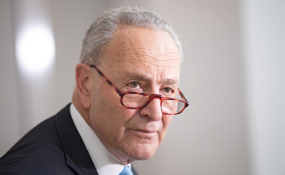 "איבד את הדרך": מנהיג הסנאט קורא לבחירות בארץ