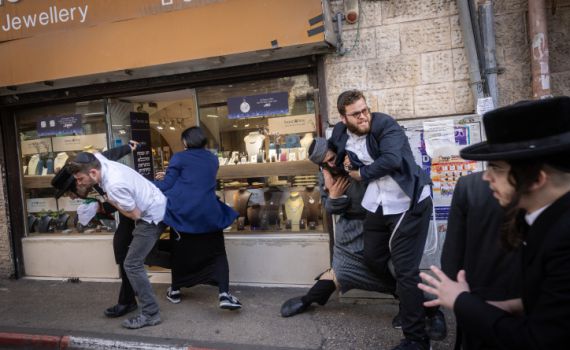 בלשים התחפשו לחרדים ועצרו מתפרעים בירושלים