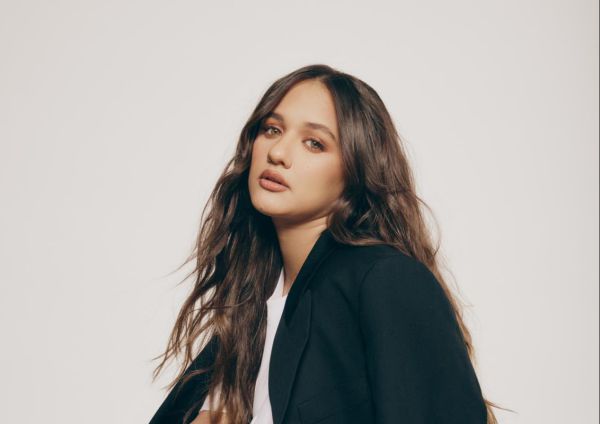 זו הזמרת שתתארח במופע הענק של עדן בן זקן