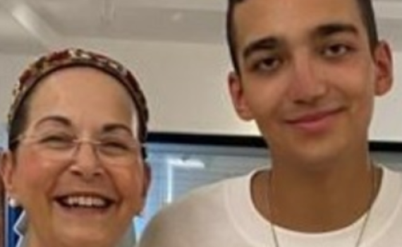 סבתו של החייל החטוף: "אל תצאו להפגנות"