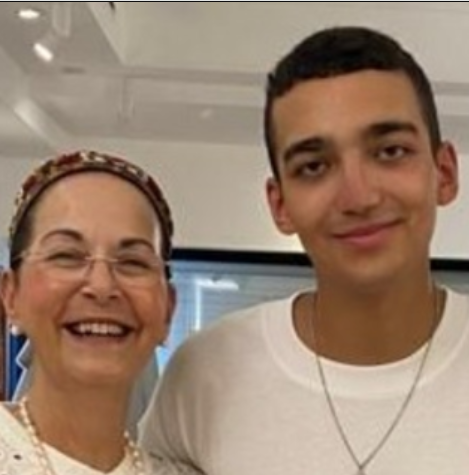 סבתו של החייל החטוף: "אל תצאו להפגנות"