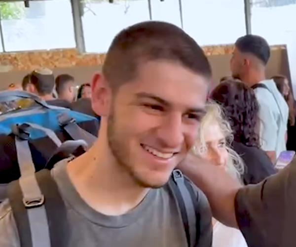 התור שלהם: ליווינו את מתגייסי נח"ל וכפיר | צפו