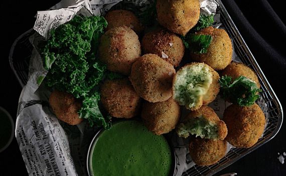 מתכון לשבת: כדורי אורז ברוטב קייל