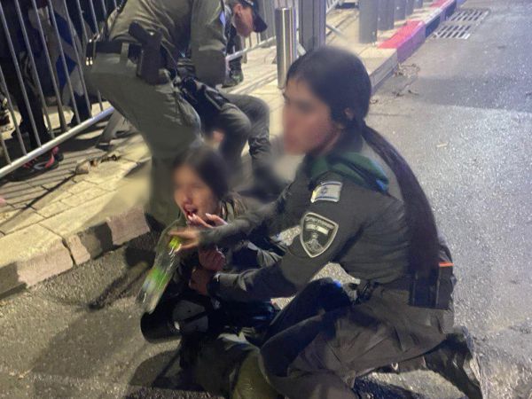 רכב דרס מפגינים בקפלן; שוטרת נחבלה ממרפק