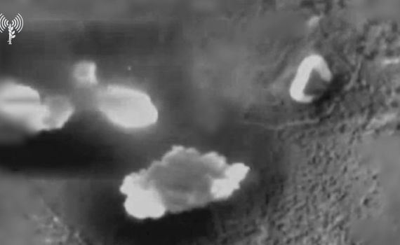 הלחימה בצפון: צה"ל תקף מחסני נשק ומבנים בלבנון