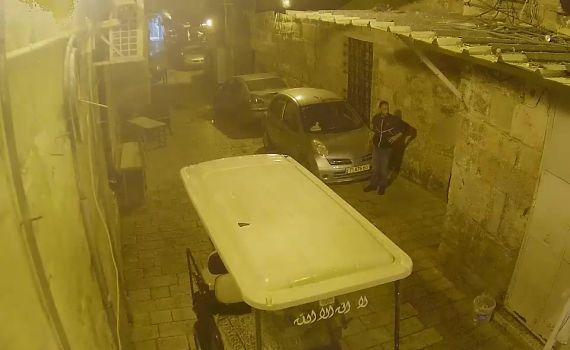 ערבי שטף חרדי עם צינור מים וישלם עשרות אלפי שקלים