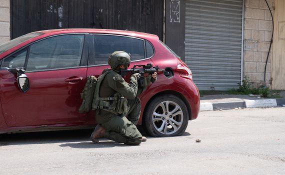 בנשקים שלופים: צה"ל ממשיך בחיפוש אחר המחבל