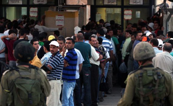 משה ארבל: לשקול להחזיר את העובדים הפלסטינים