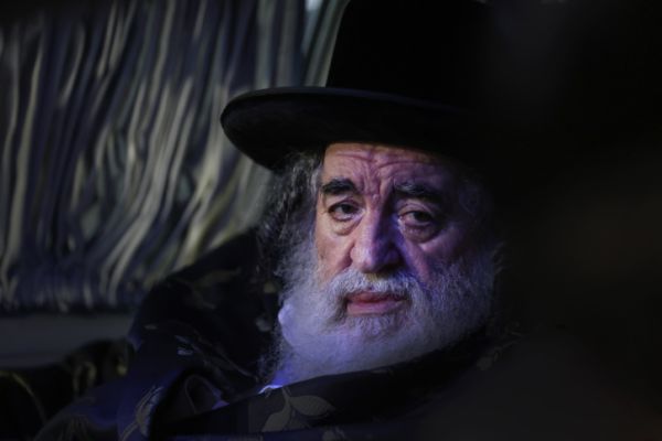 האדמו"ר מויז'ניץ: "אסור לישראל לתקוף עכשיו חזרה באיראן"