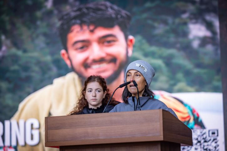 הוריו של הירש על הסרטון: הוקל לנו לראות אותו בחיים