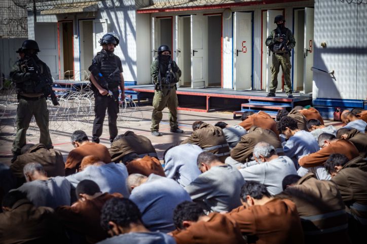 "חובתכם להעניק למחבלי חמאס טיפול רפואי ראוי"