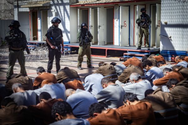 "חובתכם להעניק למחבלי חמאס טיפול רפואי ראוי"