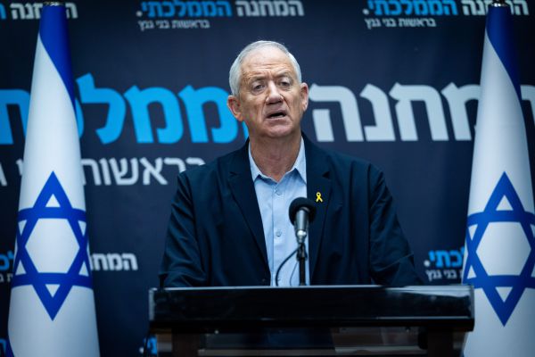 המחנה הממלכתי מגיב לליכוד: שקר שחוזרים עליו פעם אחר פעם