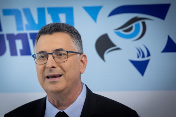 בדרך לממשלה? ההחלטה של גדעון סער לקראת הערב