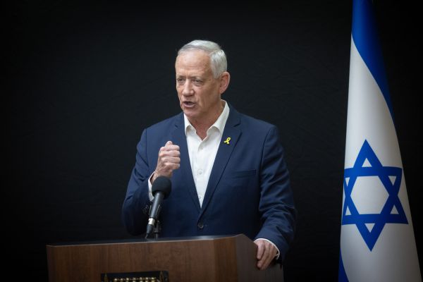 ההצעה של גנץ לדון על רפורמה משפטית בהסכמה עברה בכנסת