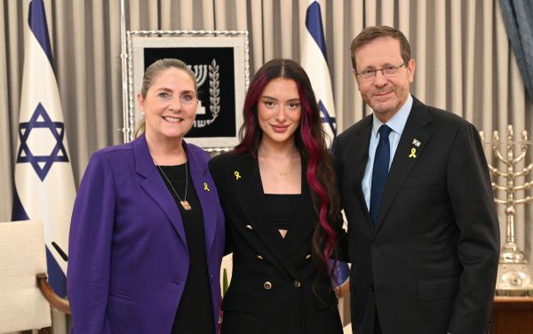 רגע לפני: הנשיא נפגש עם עדן גולן לפני האירוויזיון