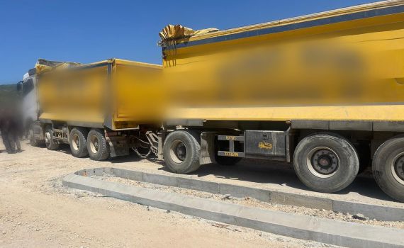 השוטרים עצרו לבדיקה משאית: זה מה שהם מצאו