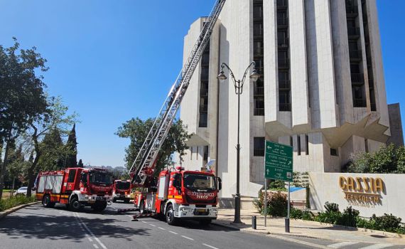 שריפה פרצה במלון בו נמצאים מפונים מעוטף עזה