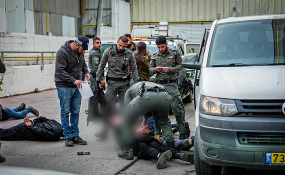 העסיק שב"חים: צו סגירה וכתבי אישום לעסק בחדרה